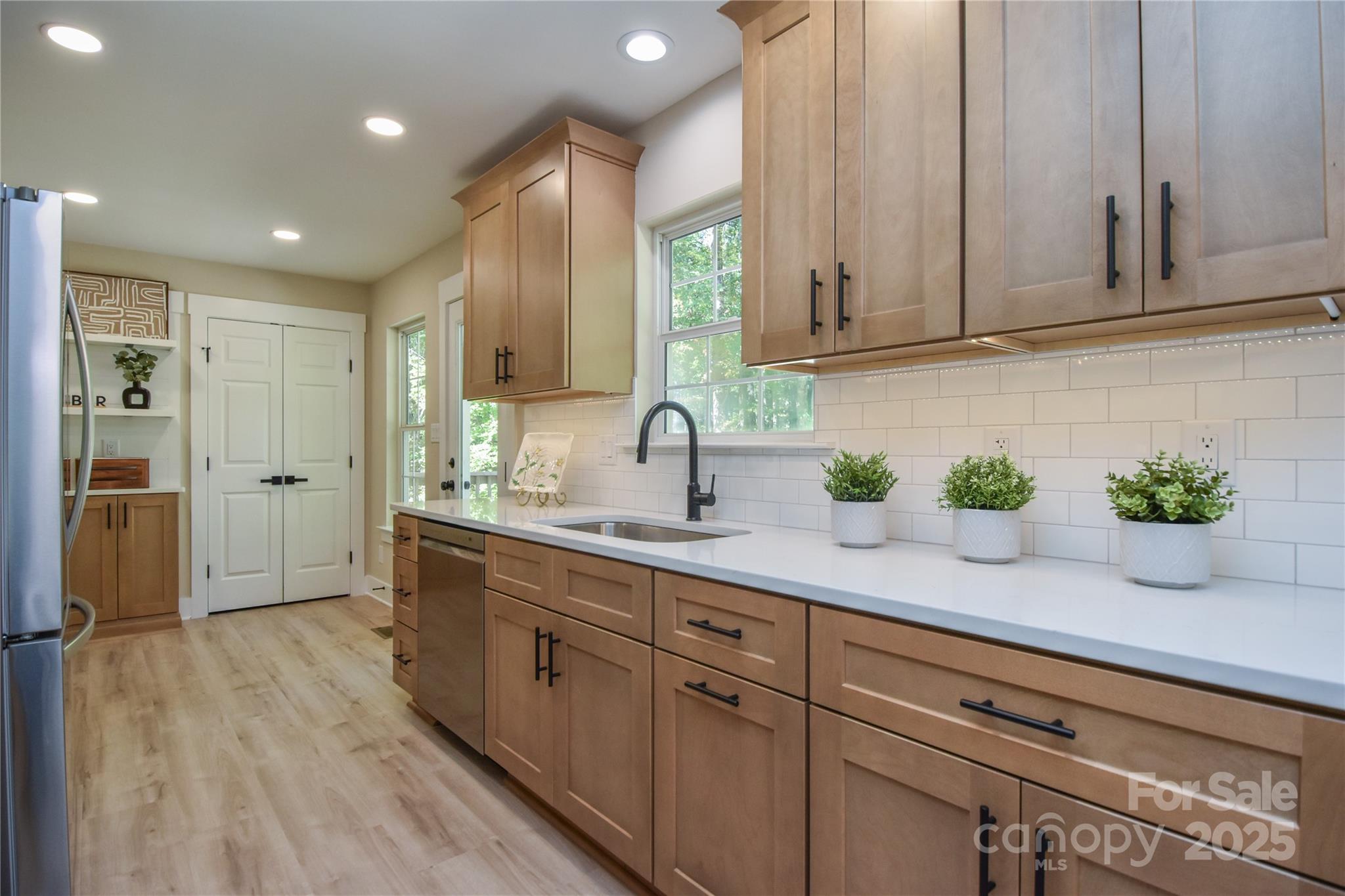138 Meadowfall Lane
