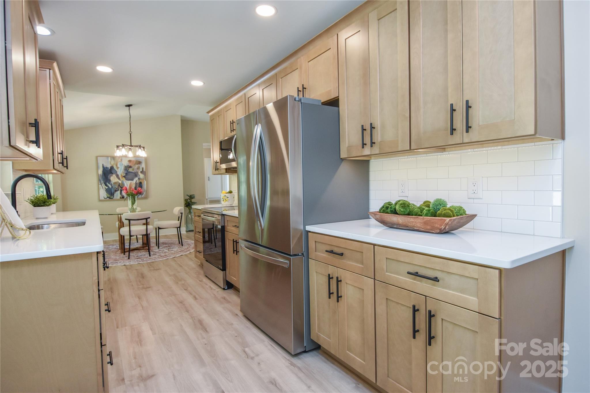 138 Meadowfall Lane