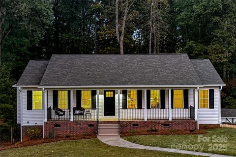 138 Meadowfall Lane Troutman NC 28166