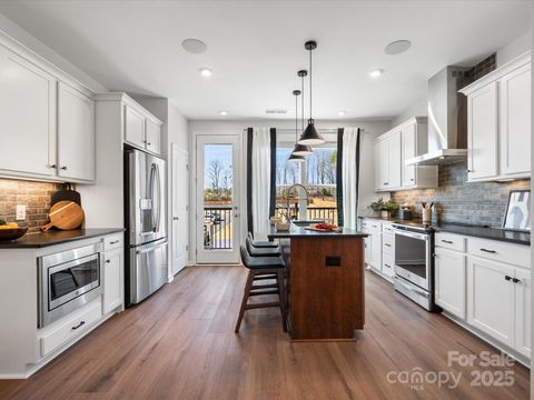 5036 Beirut Drive Charlotte NC 28217