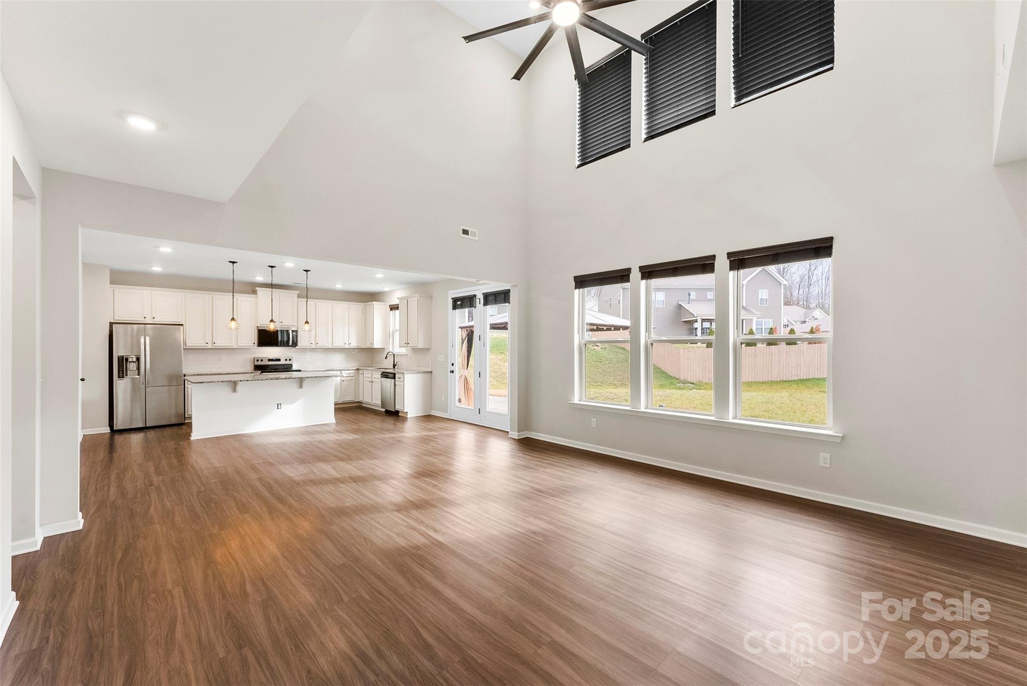 858 Oak Manor Drive SE