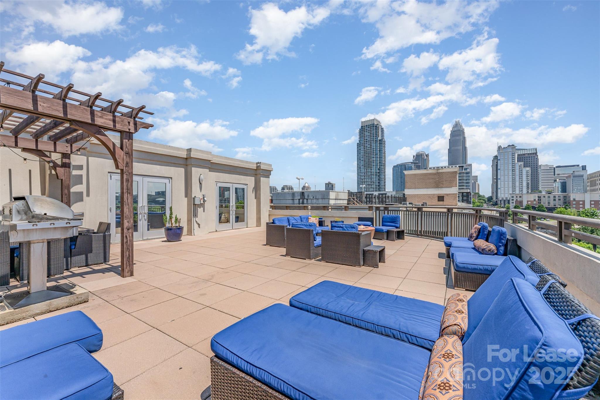 718 W Trade Street 314