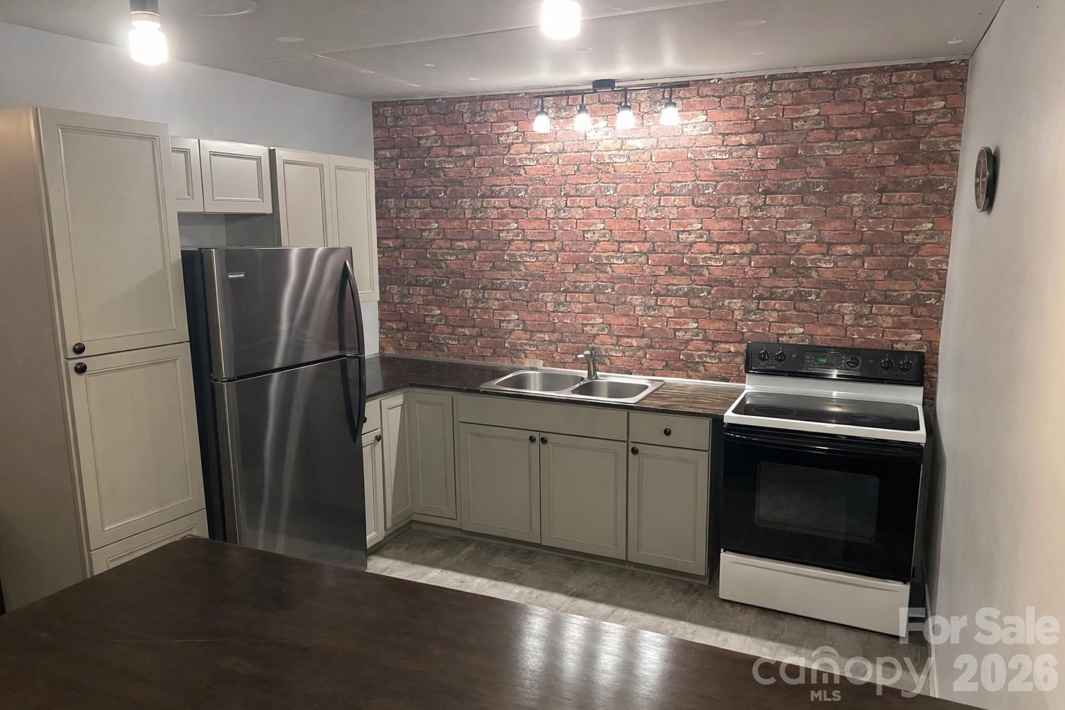 Cricket Lake - Residential