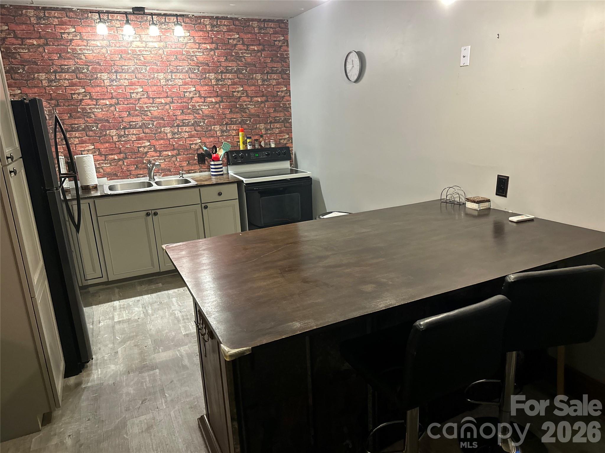 Cricket Lake - Residential