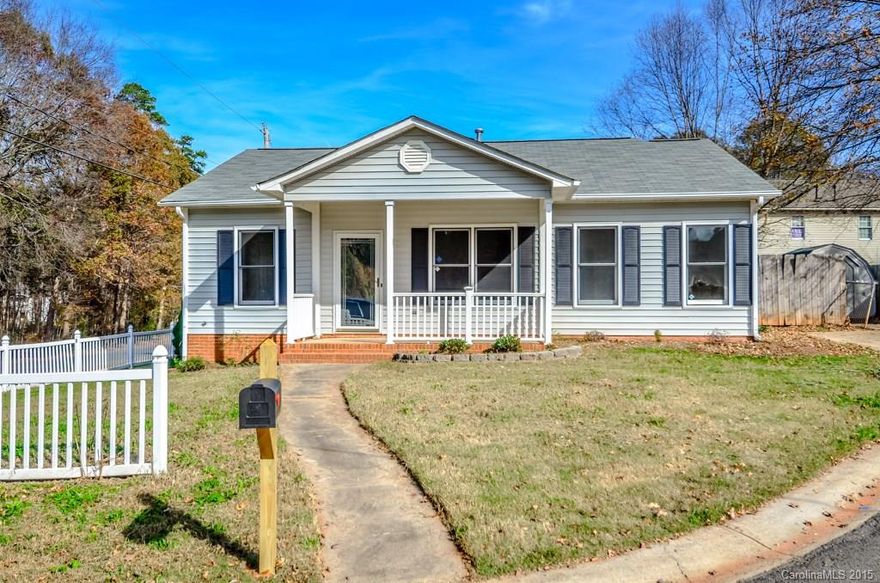 Updated 3 Bedroom/2 Bath ranch home in Rock Hill. Quiet cul-de-sac street, fenced back yard, and convenient location to shopping, dining and schools. New laminate wood flooring, new carpet, new vinyl flooring, fresh paint, spacious kitchen with new appliances, abundant natural light throughout. New air conditioner. Split bedroom floor plan. Move in ready home!