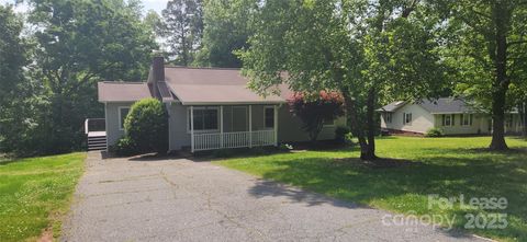 Photo of 2177 Lynmore Drive, Sherrills Ford, NC 28673 (MLS # 4307863)