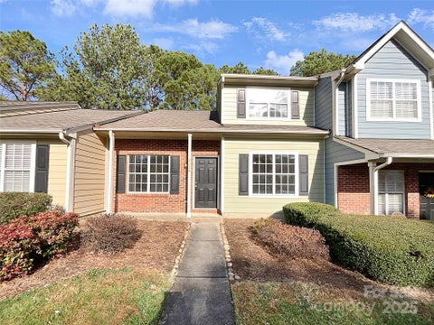 Photo of 9028 Four Mile Creek Road, Charlotte, NC 28277 (MLS # 4326288)