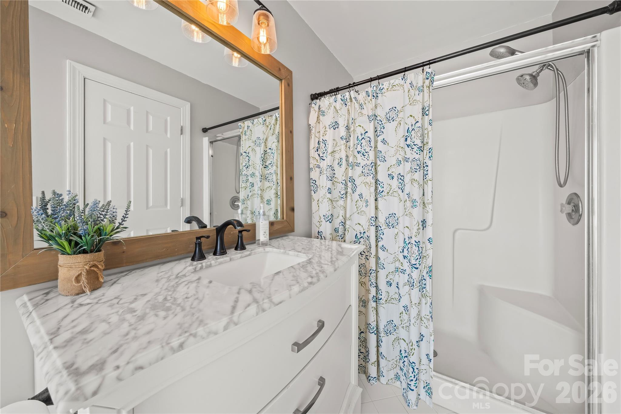 The Yachtsman - Residential