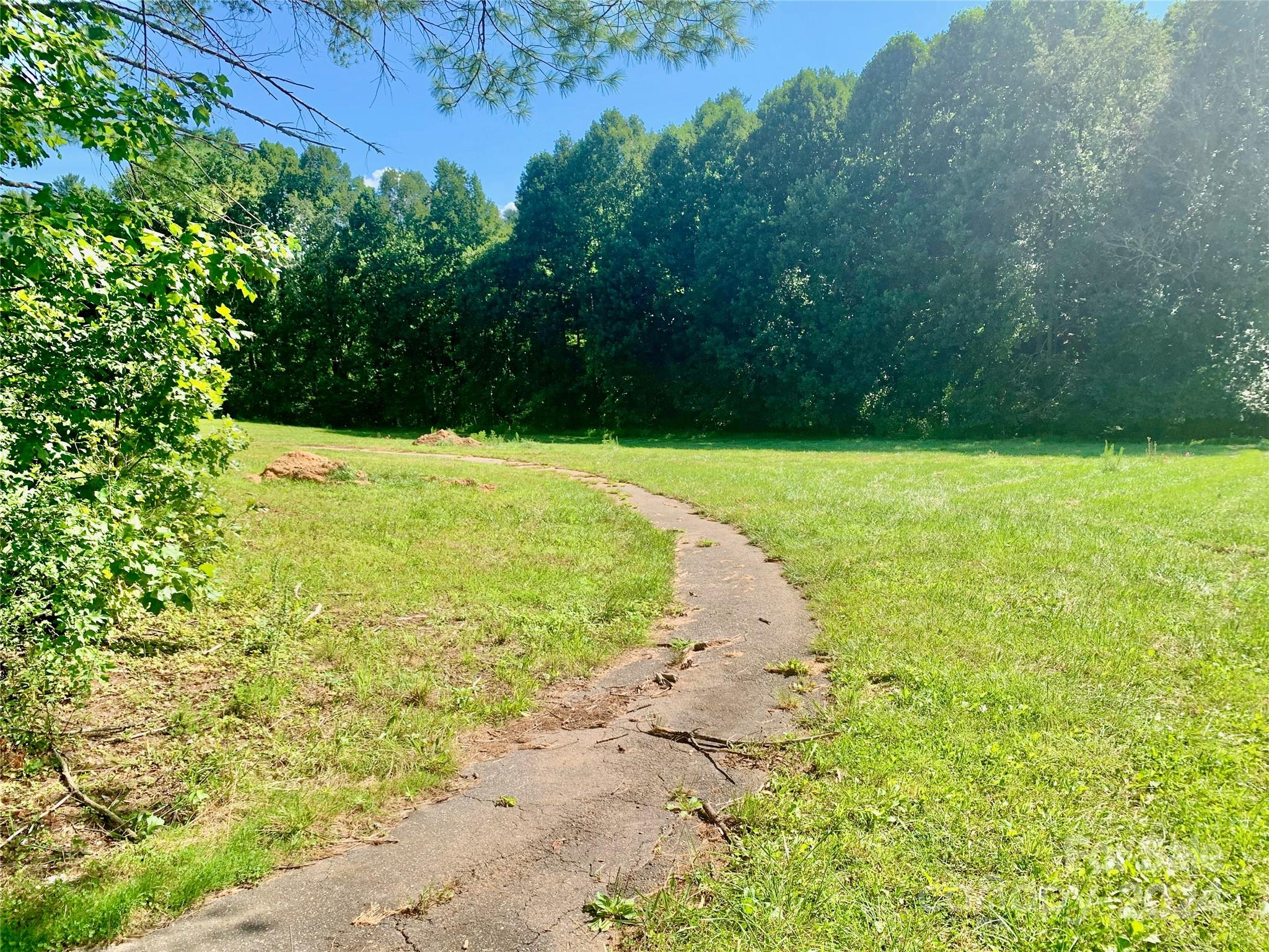 2.81 acres, 4098 Derbyshire Lane G32