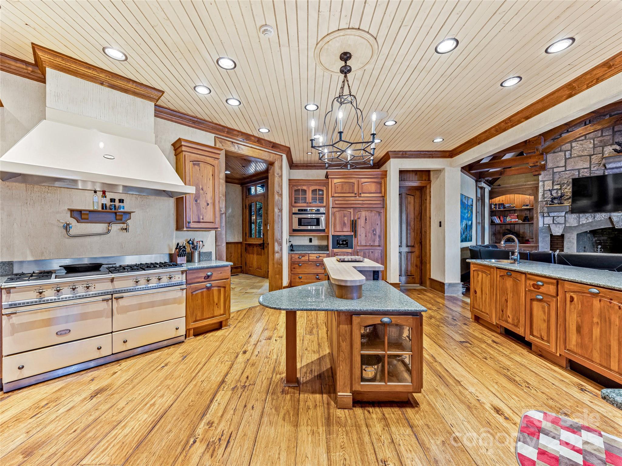 Lake Toxaway Estates - Residential