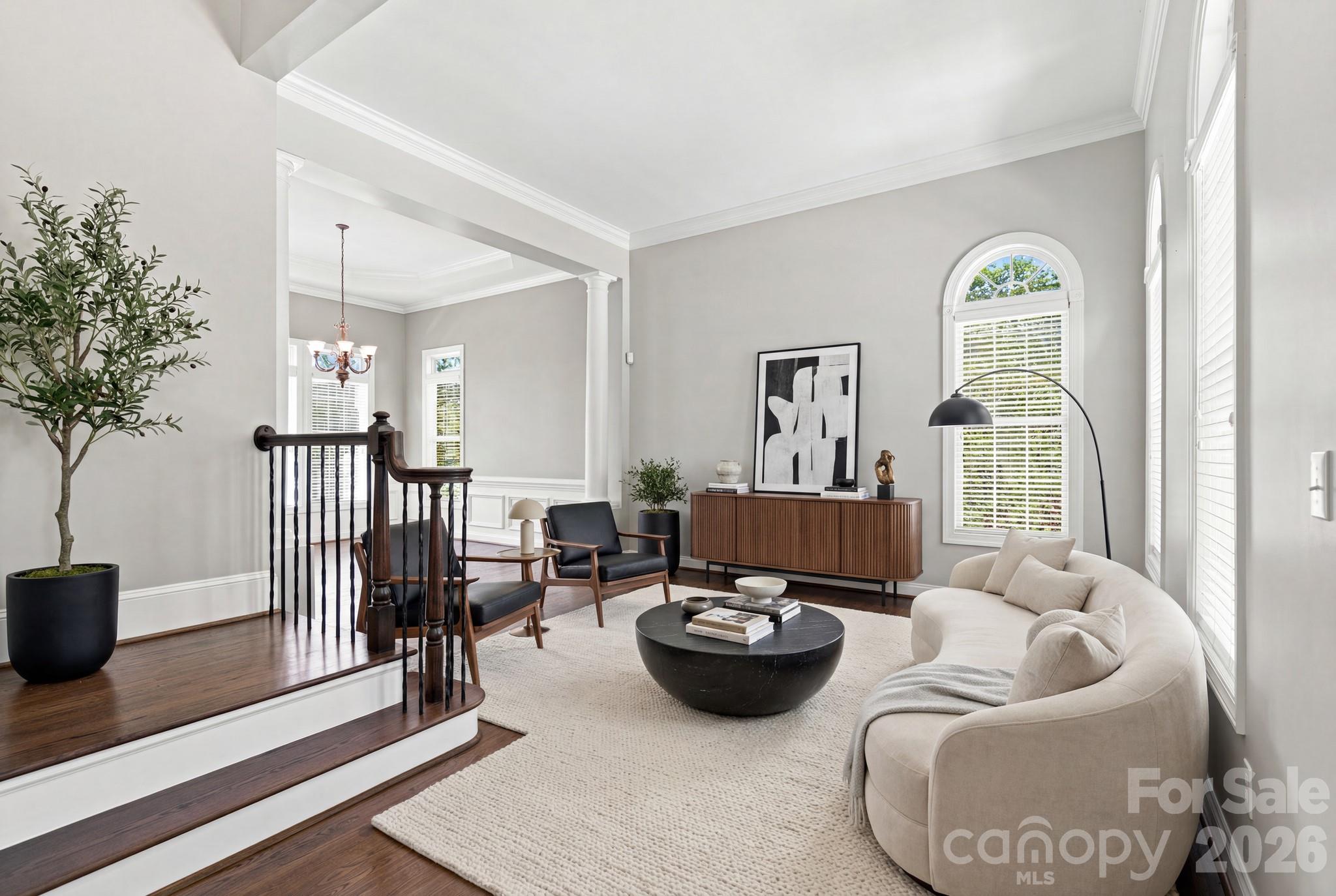Dramatic 19' ceiling in entry foyer