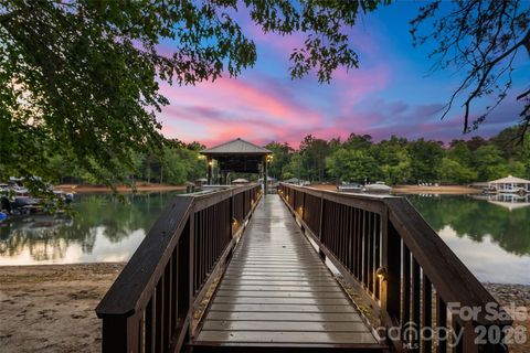 4685 Eagle Pointe Court Denver NC 28037