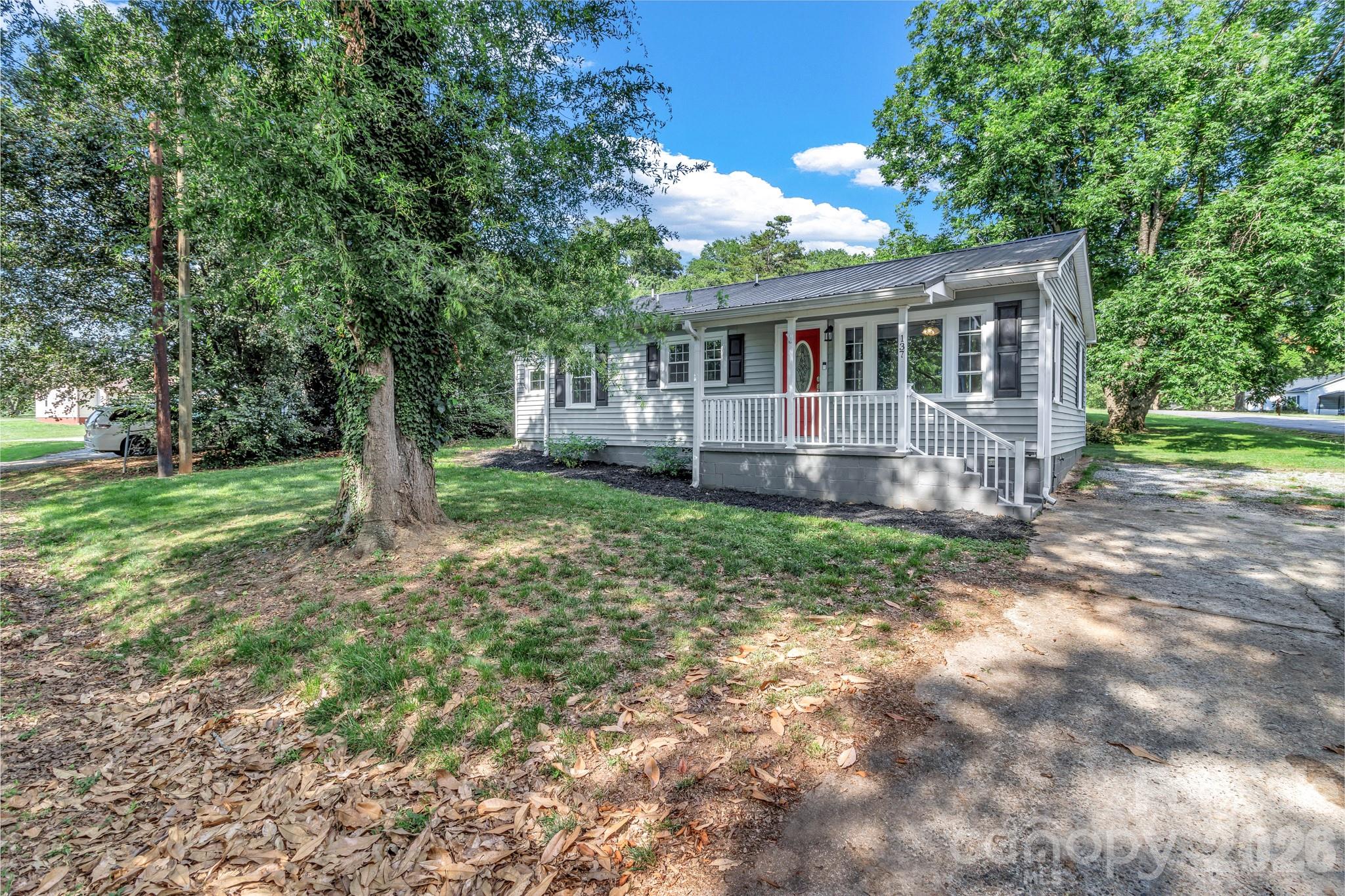 137 J E Morrow Street