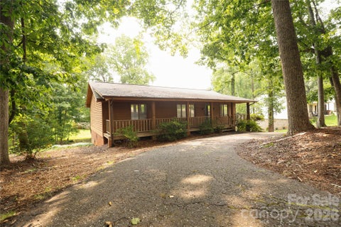 Photo of 5516 Brookwood Lane, Hickory, NC 28602 (MLS # 4408343)
