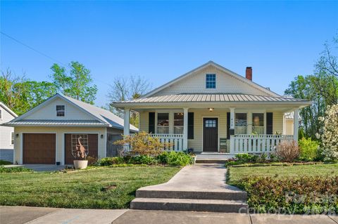 Photo of 416 3rd Avenue W, Hendersonville, NC 28739 (MLS # 4371658)