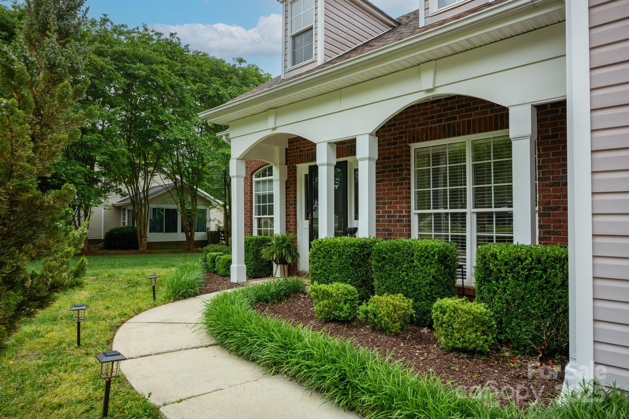 1307 Trull Place