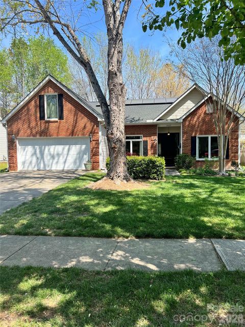 Photo of 4027 Lannier Falls Lane, Charlotte, NC 28270 (MLS # 4362982)