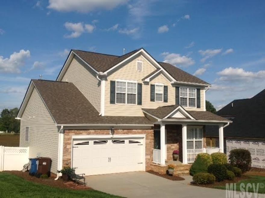 Beautiful Home in Mt. View w/Master on Main! This 2007 home in Abernethy Park offers 4BR/2.5BA, spacious living area w/Fireplace, dining room, breakfast nook, double sink vanities in both full bathrooms. Outdoor living area offers .48 acres, a spacious deck, level yard w/privacy fence and a lovely view. This is a convenient location for commuters working in the Charlotte or Hickory area. Call today for your private tour!