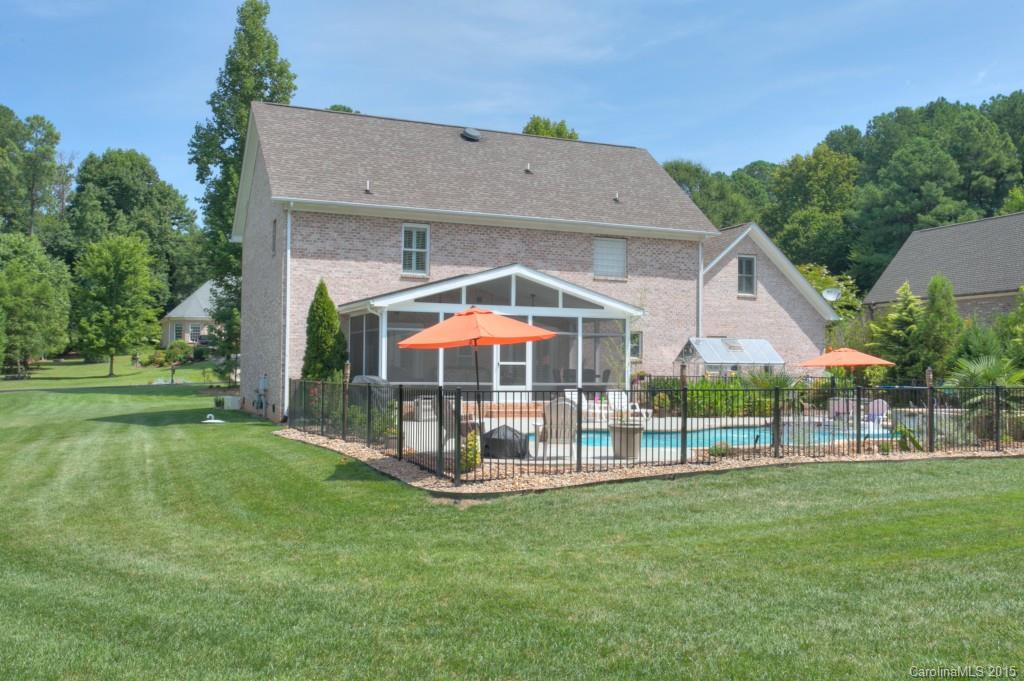 Cowans Ford Park - Residential