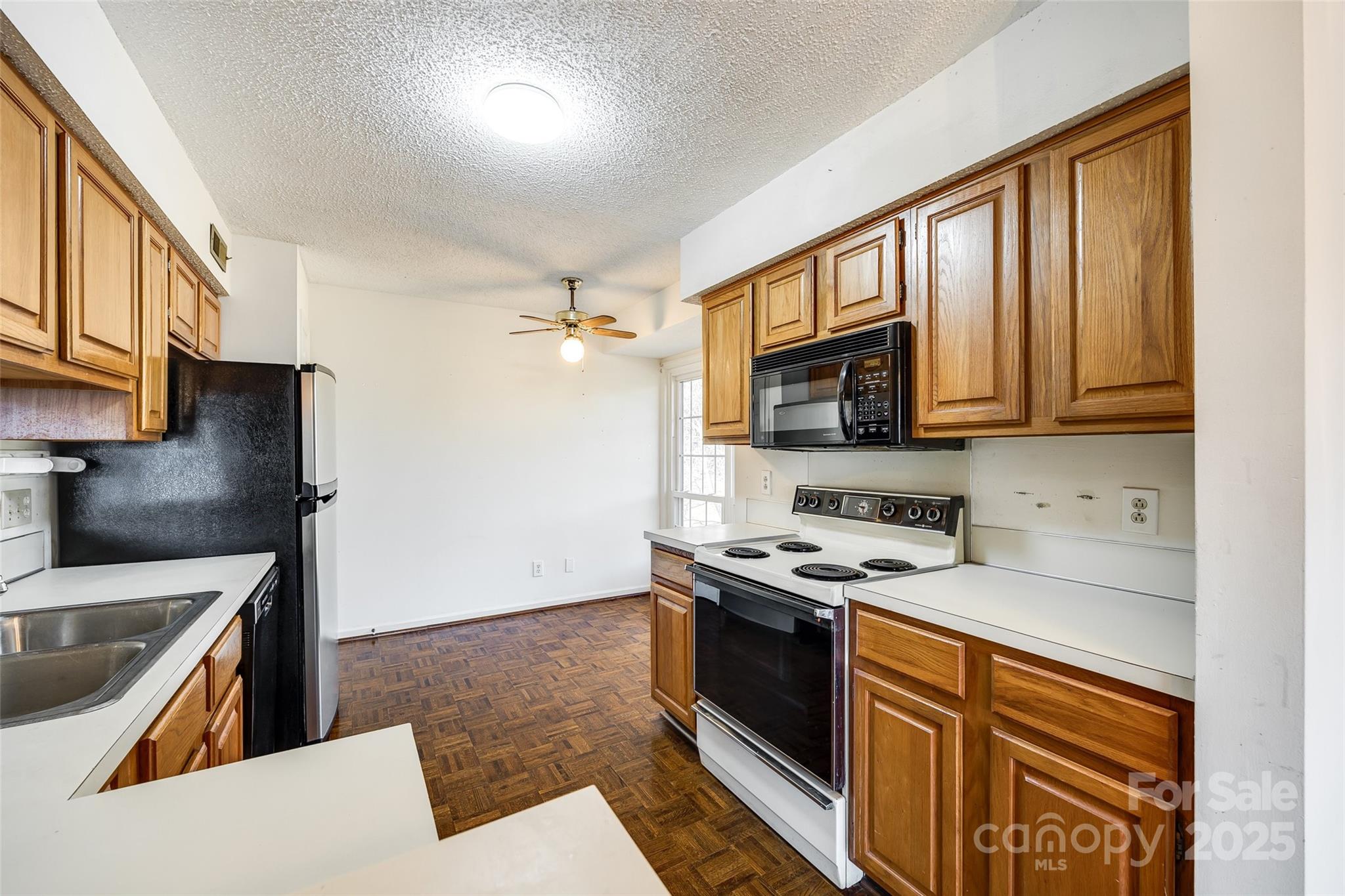 Harris Lake - Residential