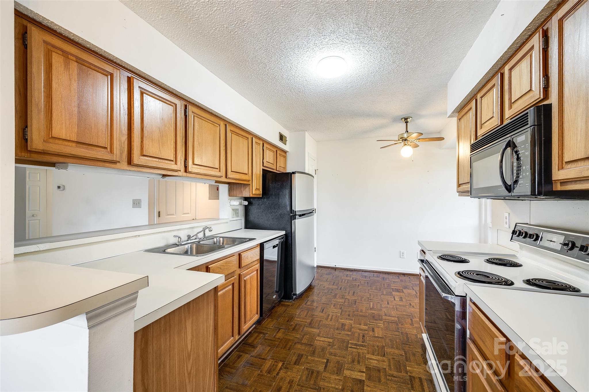 Harris Lake - Residential