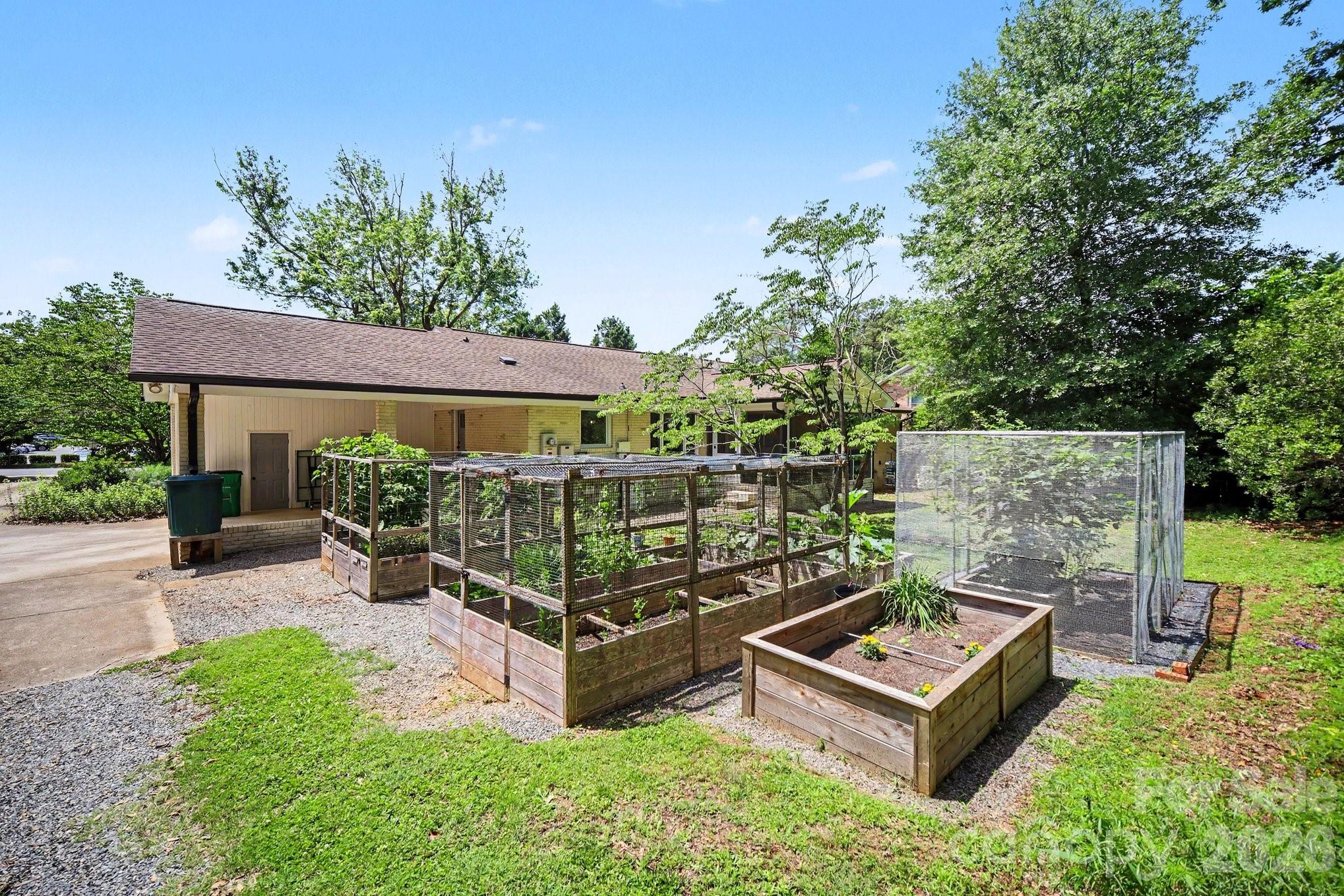 118 Lutomma Circle