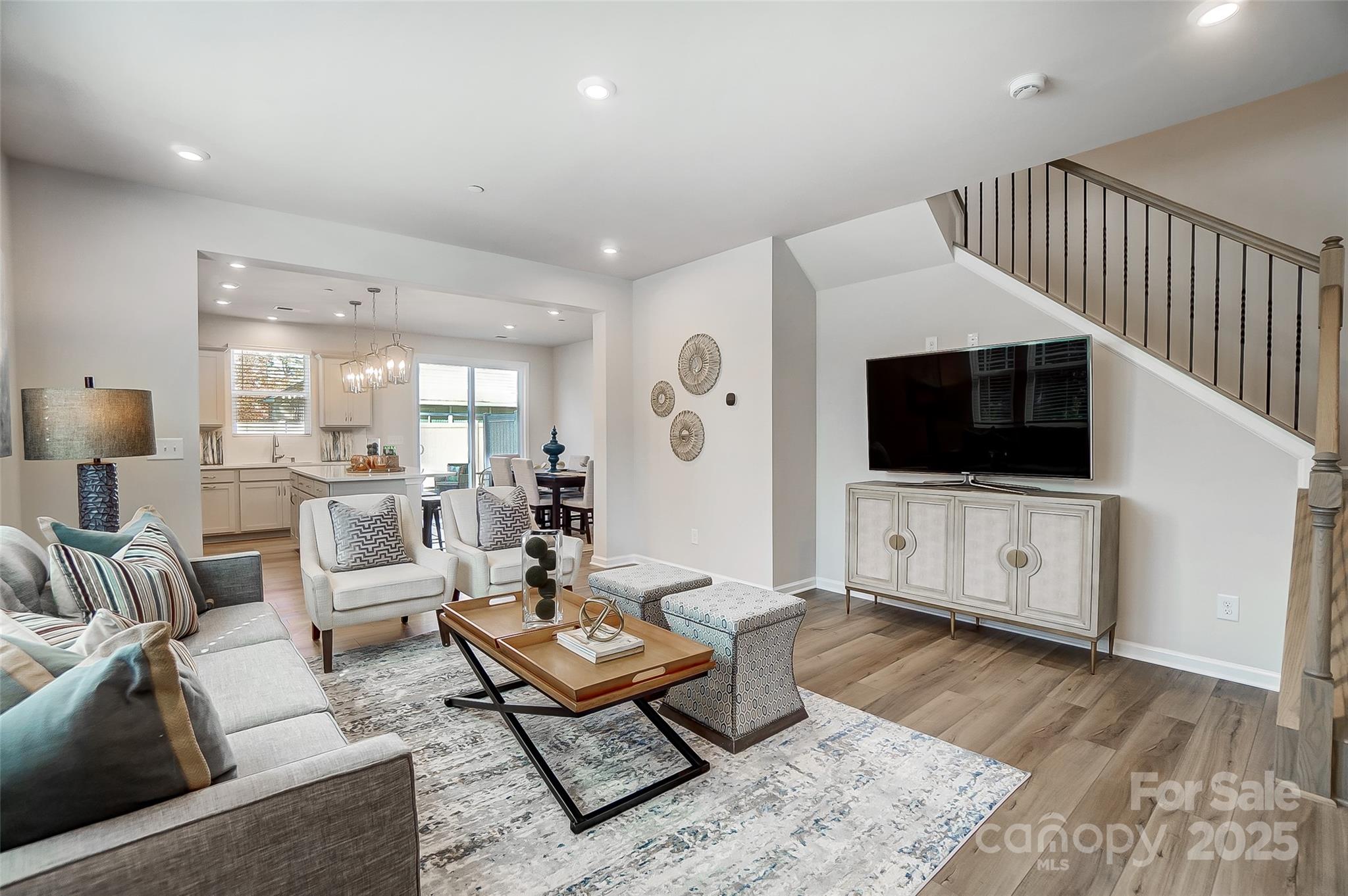 2505 Hedgecliff Road