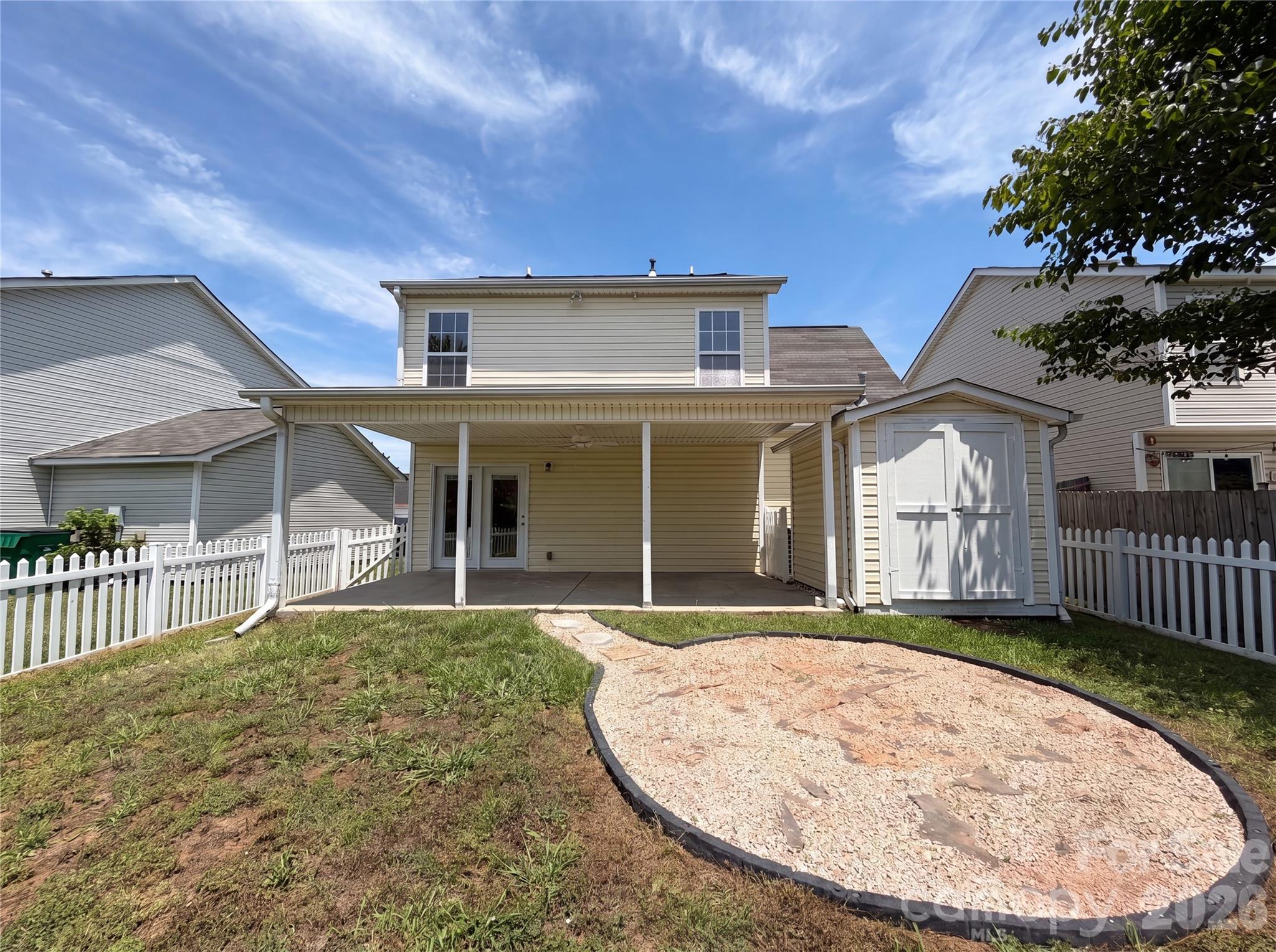 6121 Linda Vista Lane