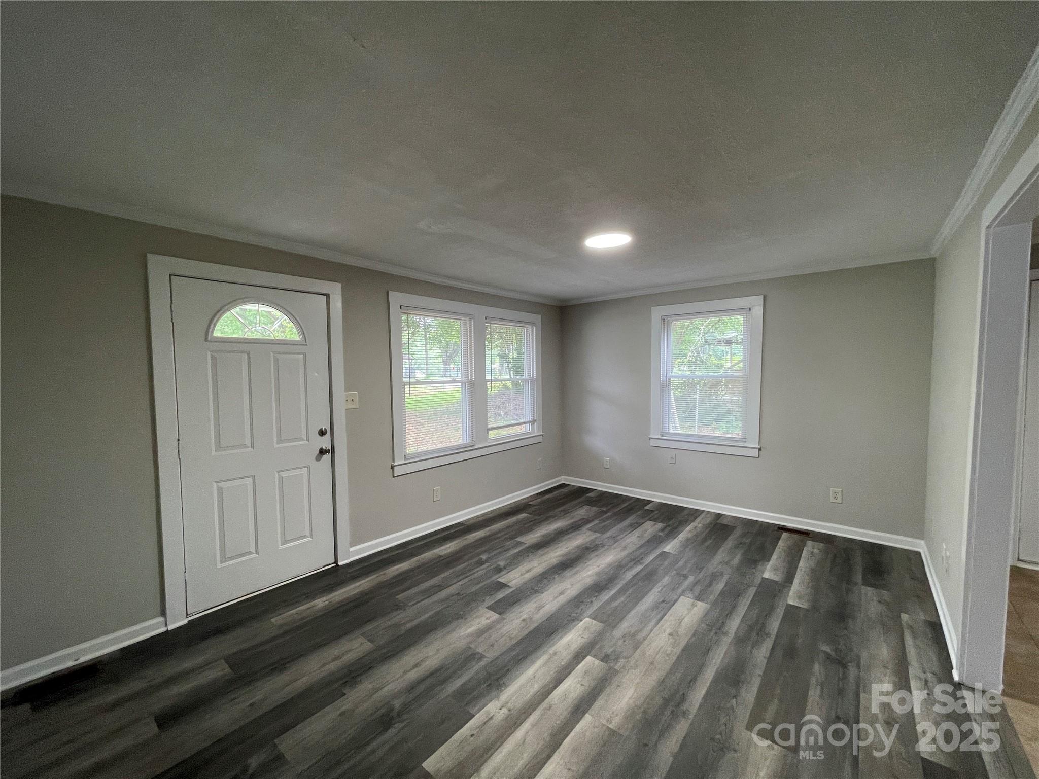 1404 Linwood Road