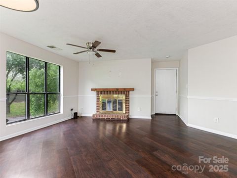 8202 Cedar Glen Drive Charlotte NC 28212
