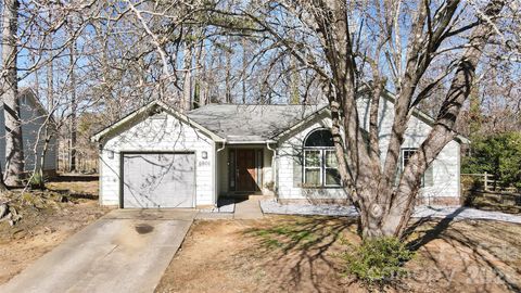 Photo of 6906 Streamside Drive, Charlotte, NC 28212 (MLS # 4335278)