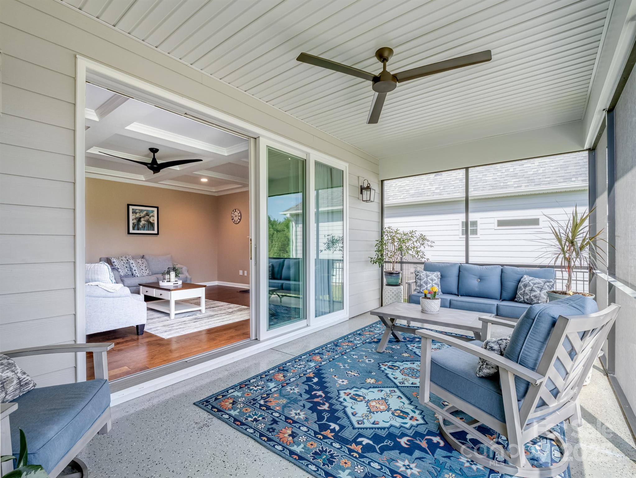423 Lucky Drive NW