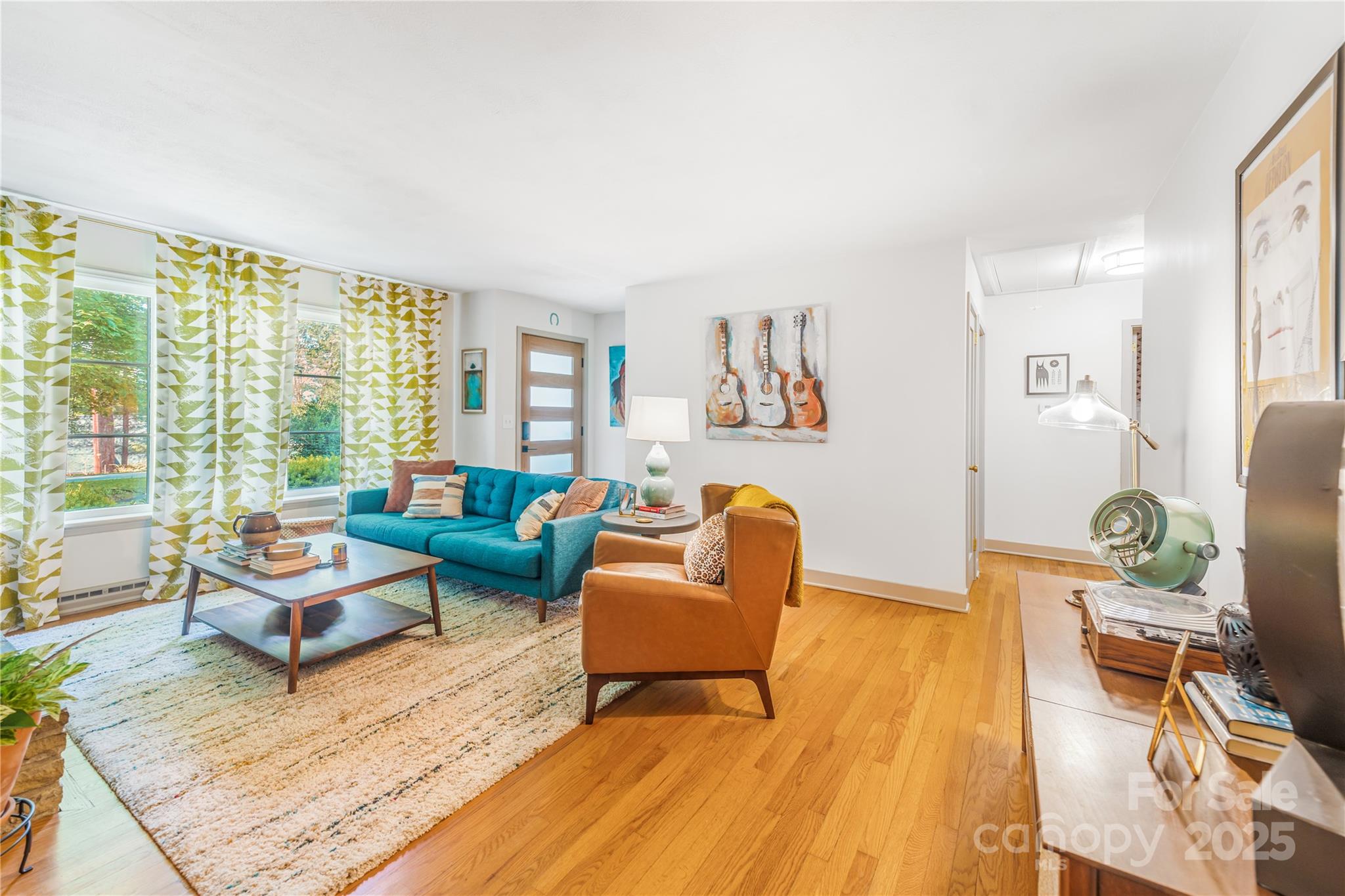 76 W Oakview Road
