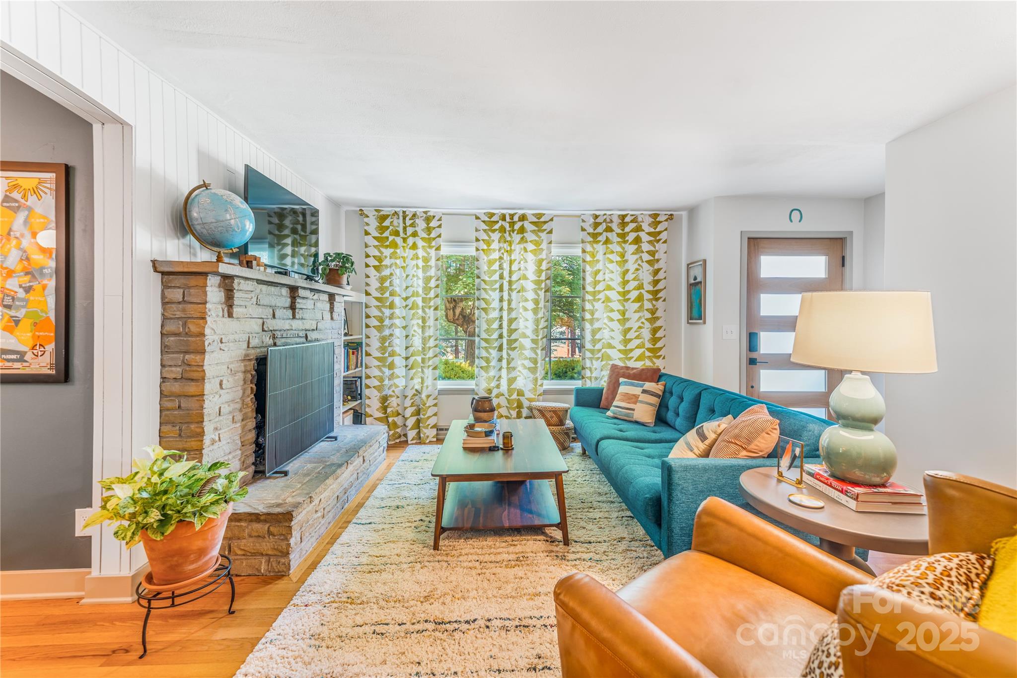 76 W Oakview Road