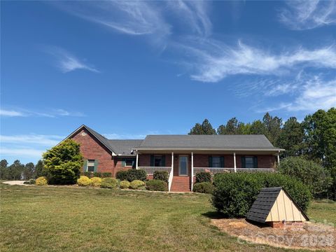 Photo of 7812 Hwy 742 Highway, Marshville, NC 28103 (MLS # 4383299)