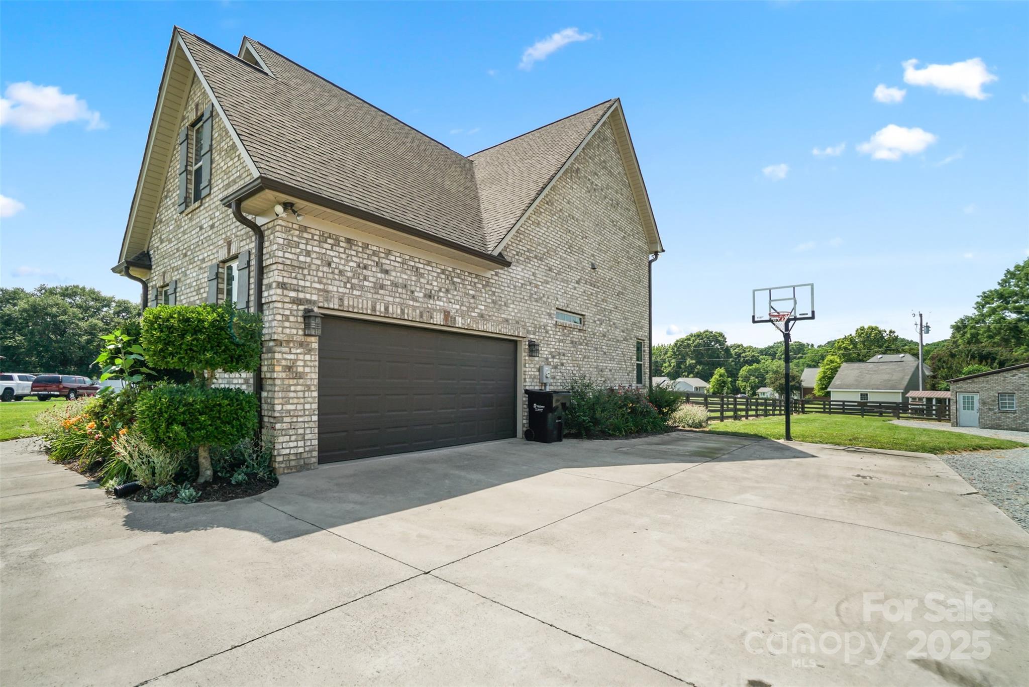3340 Emerald Pointe Court