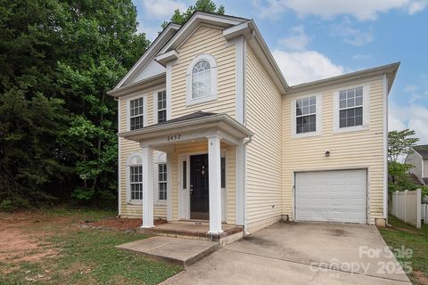 8432 Spirea Court Charlotte NC 28215