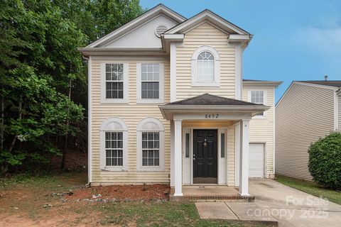 8432 Spirea Court Charlotte NC 28215