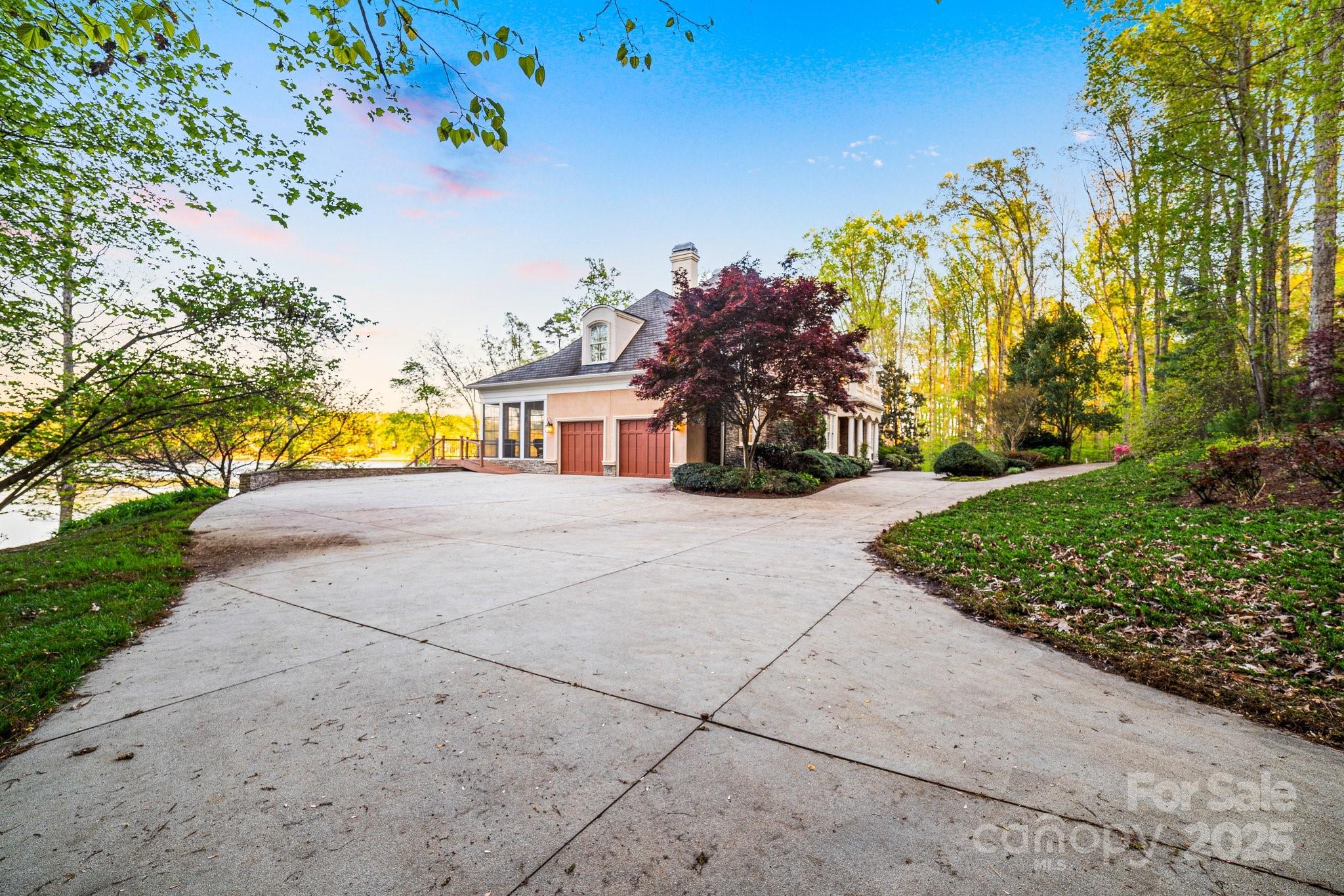 210 Dexter Avenue
