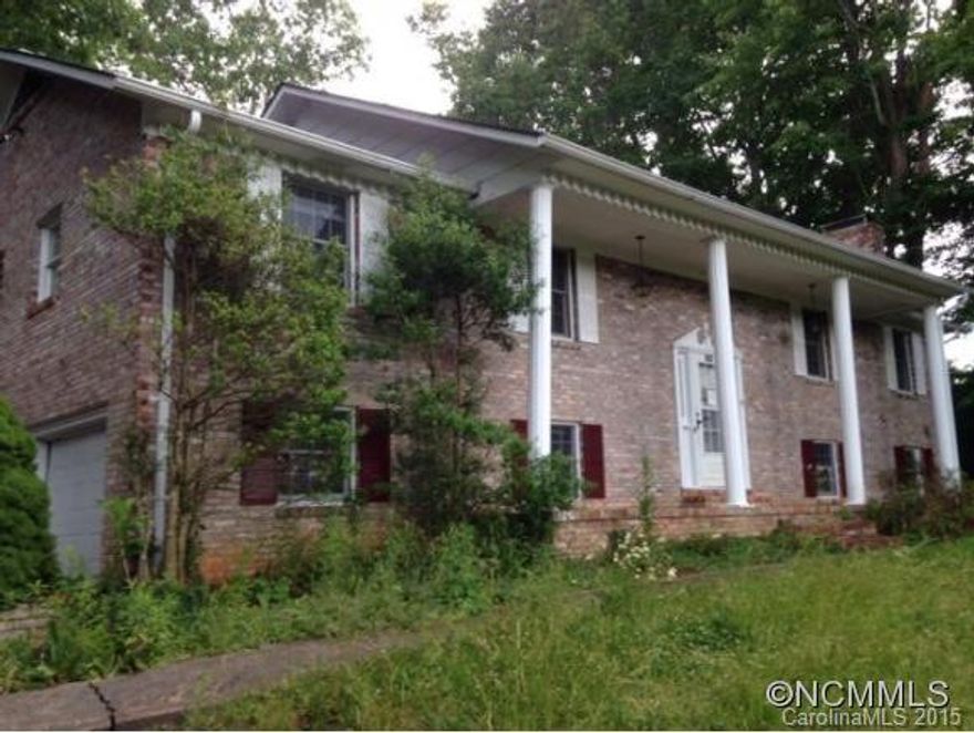 Great lot with long range views from front and back of home. Two fireplaces. Home being old âas isâ by special warranty deed, no representation by Seller or agent. Buyer is solely responsible to verify all info. BBT Addendum must accompany all offers. Bank requires a due diligence fee.