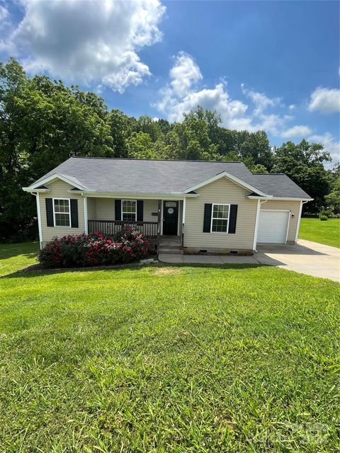 Single Family Residence in Maiden NC 105 6th Avenue.jpg