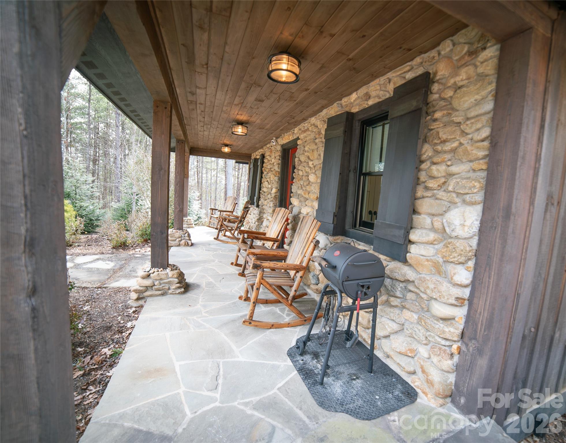 2004 Fergusons Folly Drive