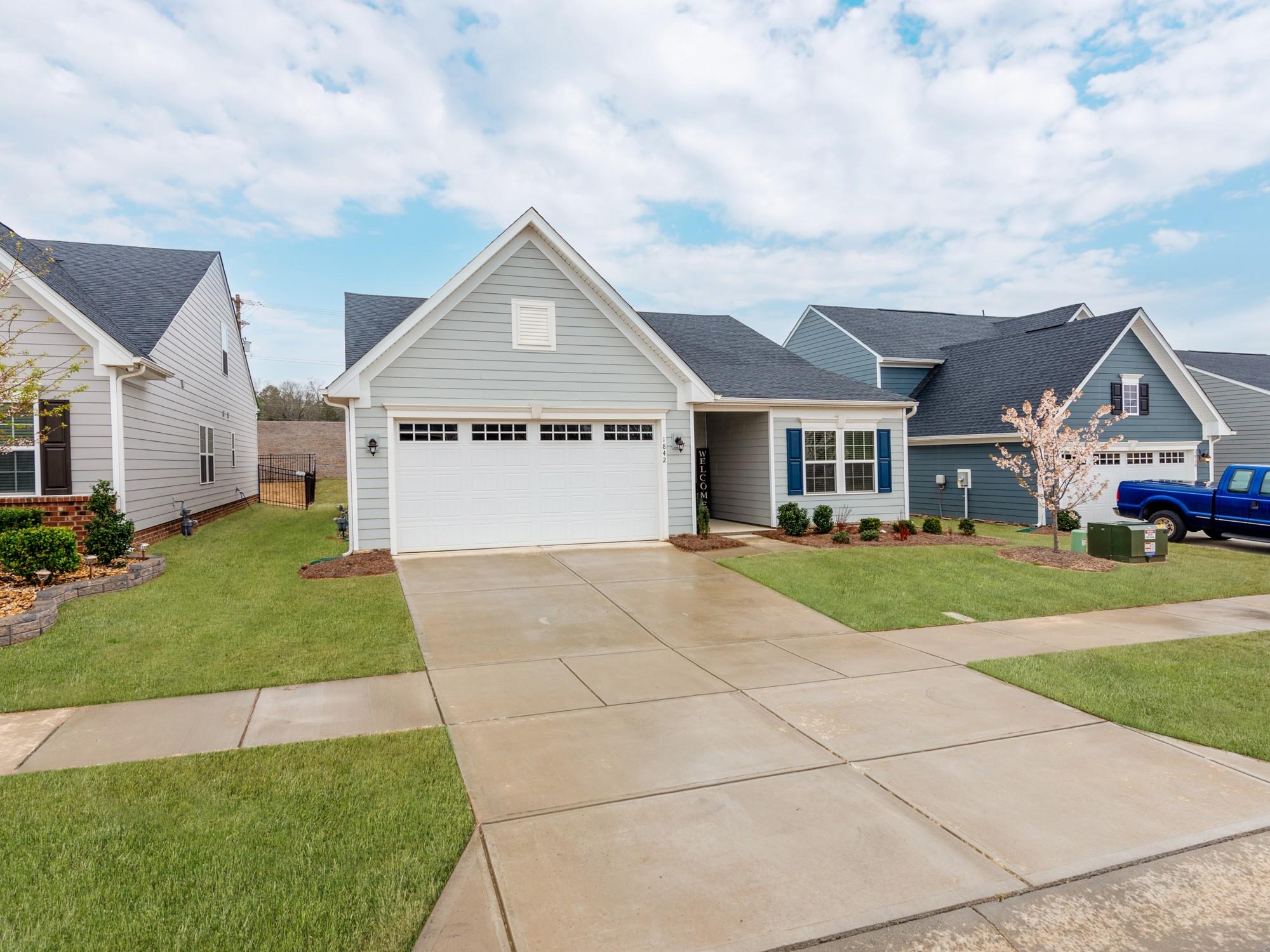 cottage green - Residential