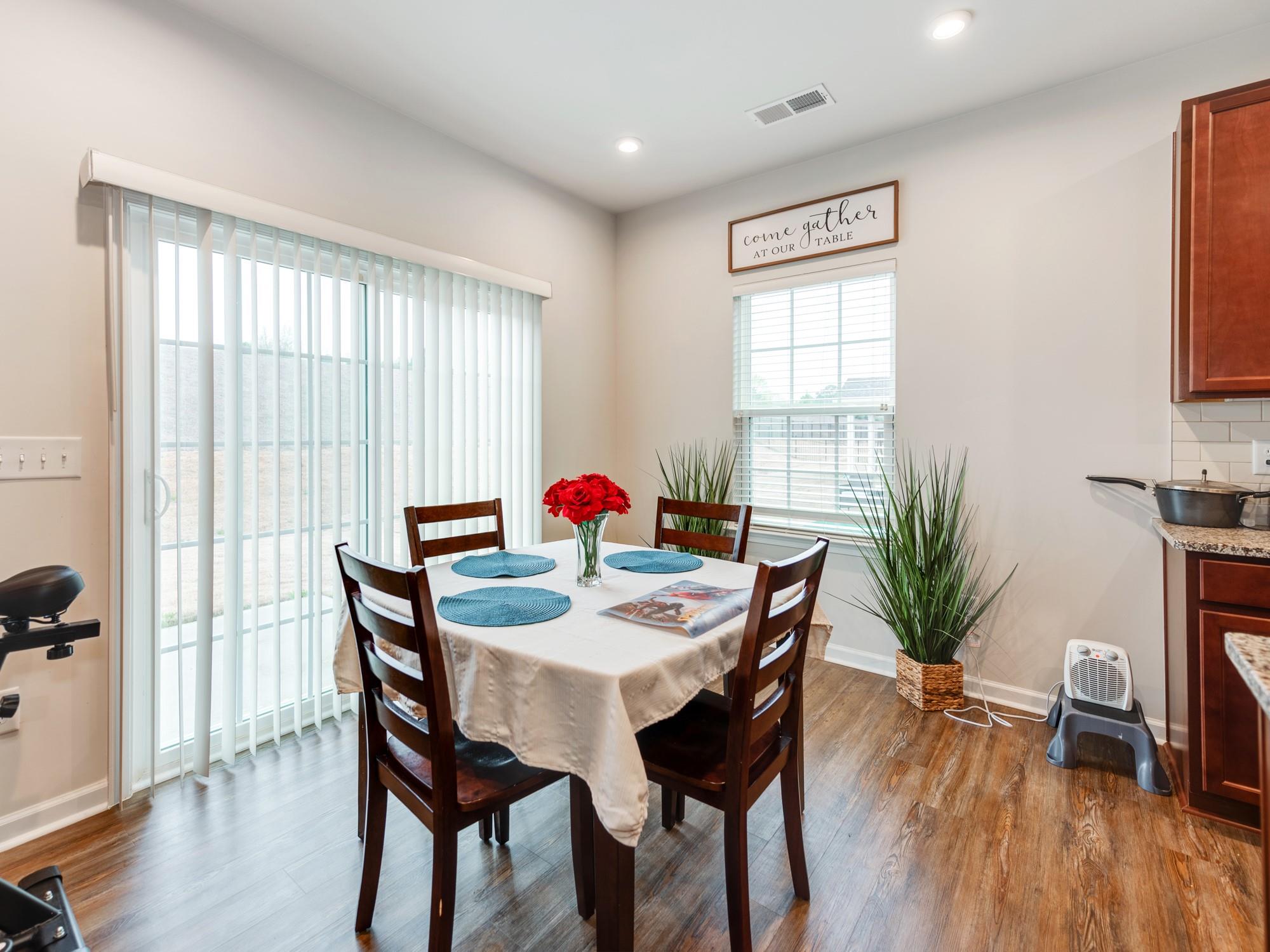 cottage green - Residential