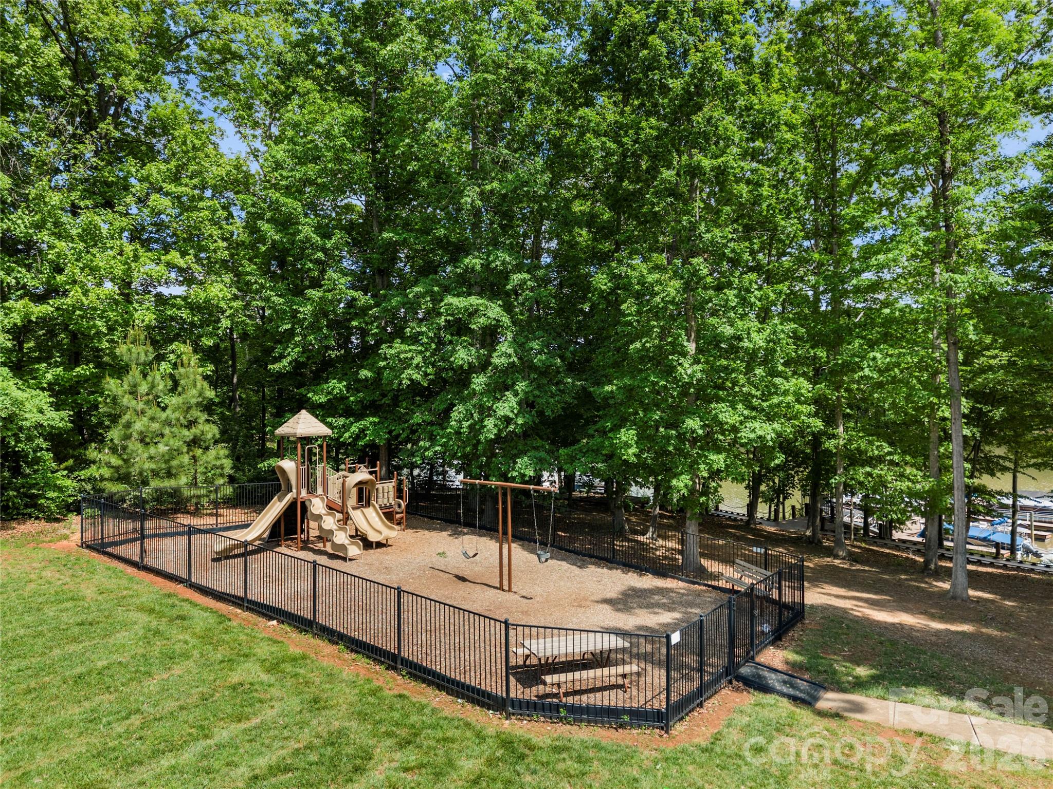The Vineyards on Lake Wylie - Residential