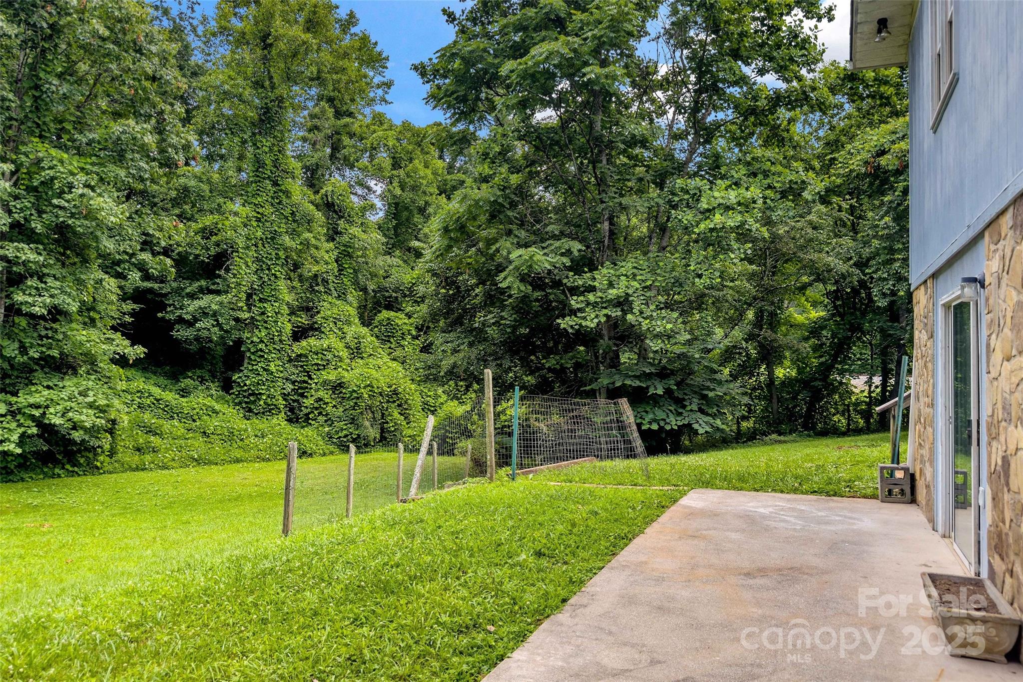 2526 Hankins Road