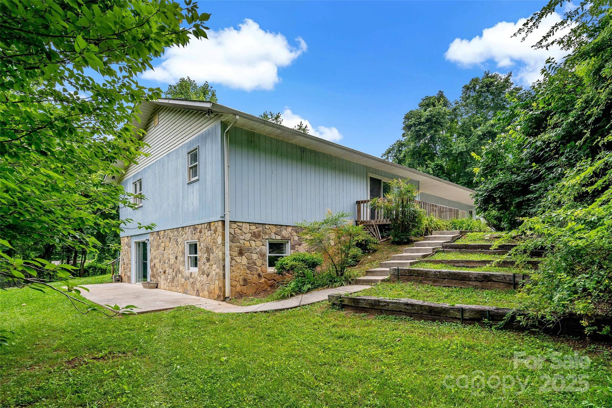 2526 Hankins Road
