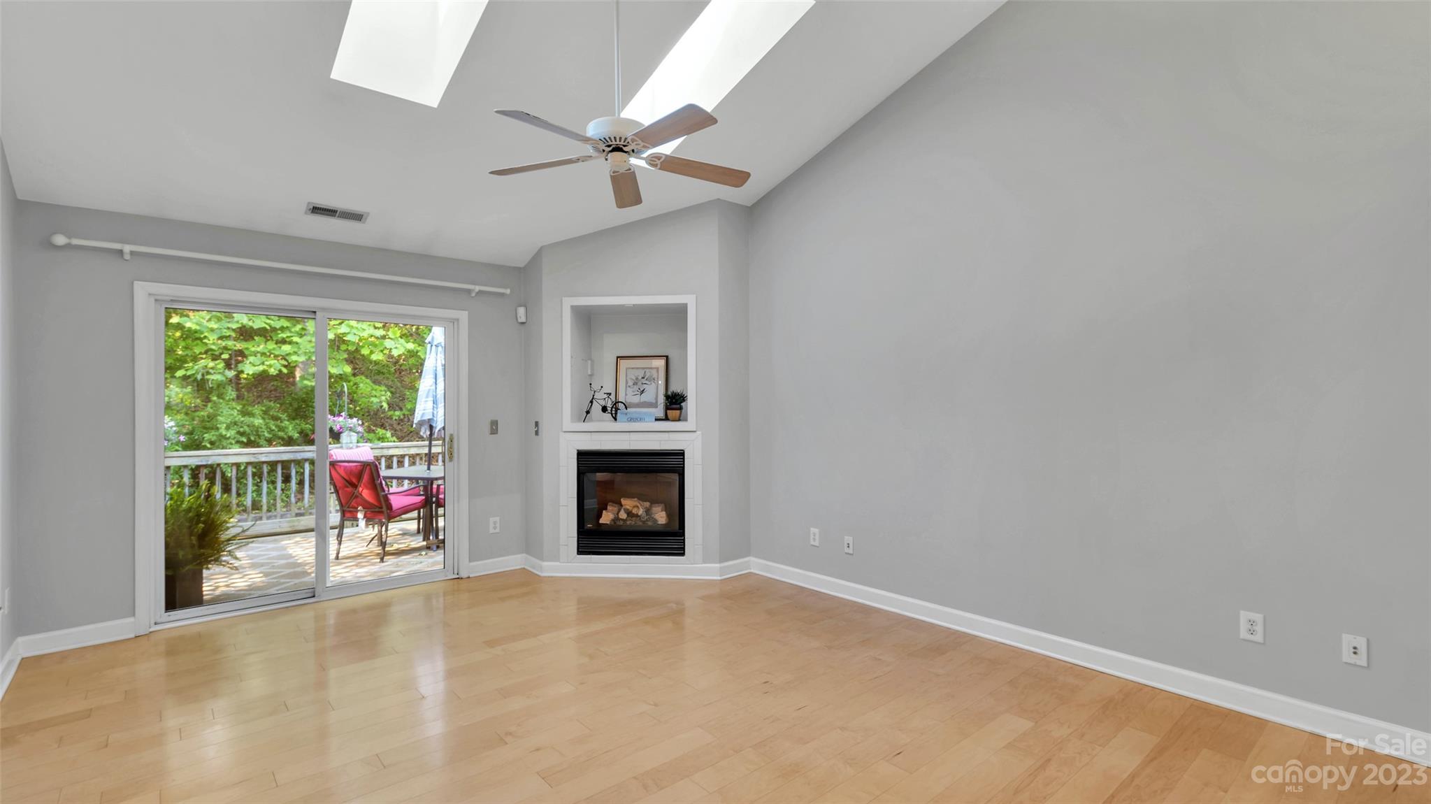 The Lakes at Raintree - Residential