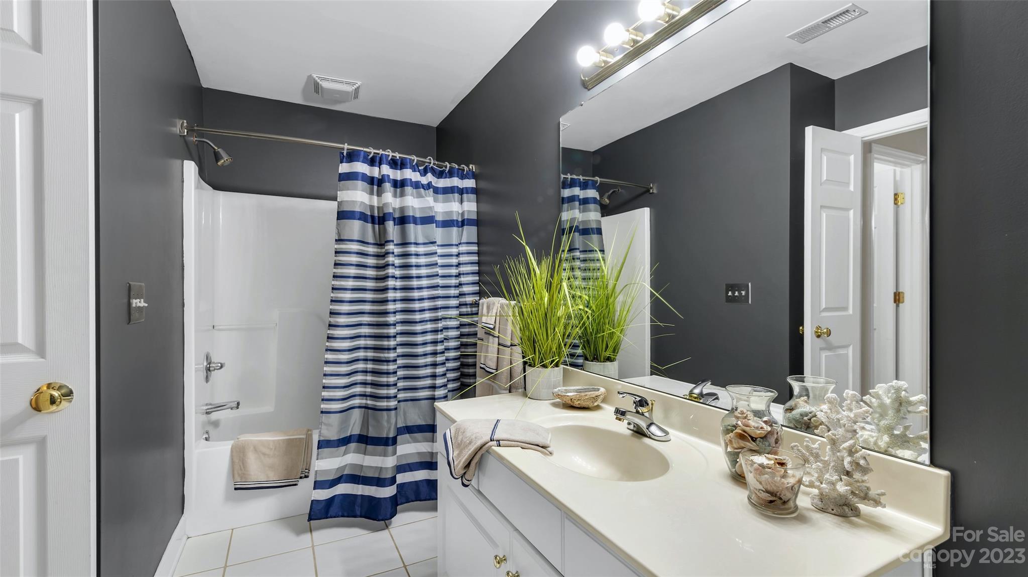 The Lakes at Raintree - Residential