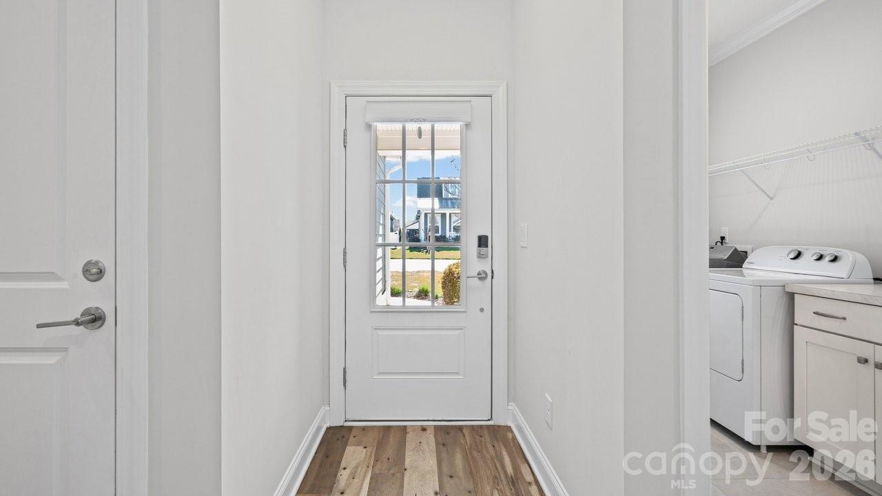 5197 Looking Glass Trail